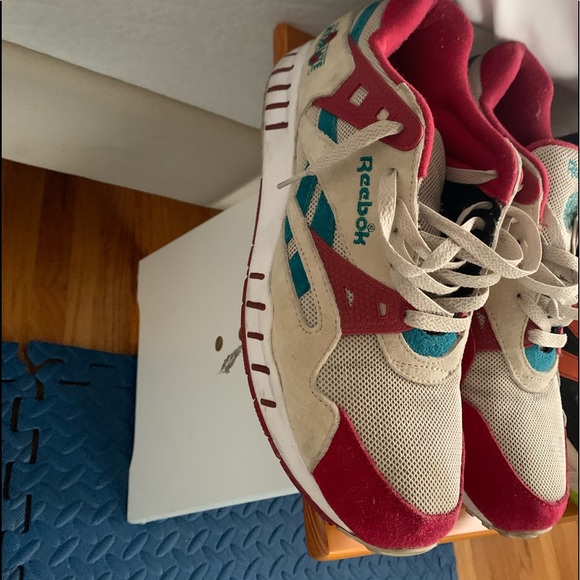 The Whole Closet - Picture 1 of 4